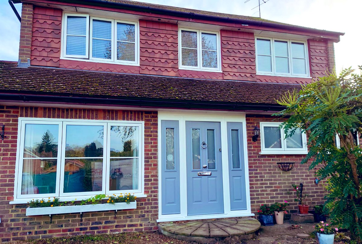prwindowsltd's tweet photo. Halo Flush Fit windows &amp; #solidor #composite front door with sidelights in Ludlow style ✨ @CWGChoices @alt2timber @SolidorLtd #alternativetotimber #frontdoor #windows #transformation #homeimprovent #dorking #brockham #betchworth #hellodorking https://t.co/Lqltrpl9iQ