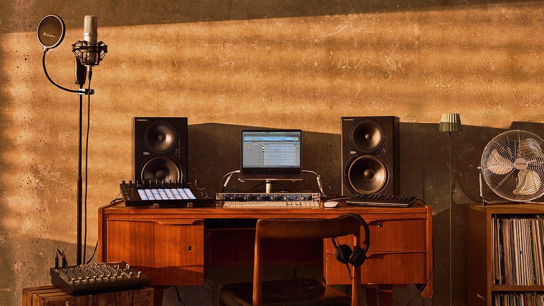 Live 11 will be released on February 23, 2021. If you own Live 10 Standard or Suite you can download the beta version of Live 11 now and join our beta testing program. More info: ableton.com/blog/live-11-c…