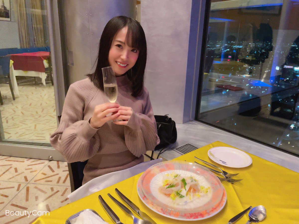 nagasemami66's tweet photo. 明日❤️２／１２（金）
FANZAライブチャット出演します♪

1部：21:00~22:30
2部：22:45~0:15

お話したりー、えっちなことしたりー、、久々で緊張してるけど参加してくださるみんなと話せるのが楽しみ💭🥰

詳細はこちら👇
https://t.co/iqqNf43tPs

たくさんの人と素敵な時間を過ごせますよーにっ😘 https://t.co/A0QW0WrzPe