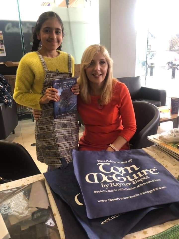 AlisonCuddy79's tweet photo. The wonderfully talented #AwardWinningAuthor @book12115 #RaynerTapia with one of her #bookfans for @TomMcGuireBooks #TheAdventuresofTomMcGuire #Fantasy #Adventure #Magical #scifi compared with #NeverendingStory #Narnia meets a young #GameofThrones #movie now in development! https://t.co/7dg7C5X0C4