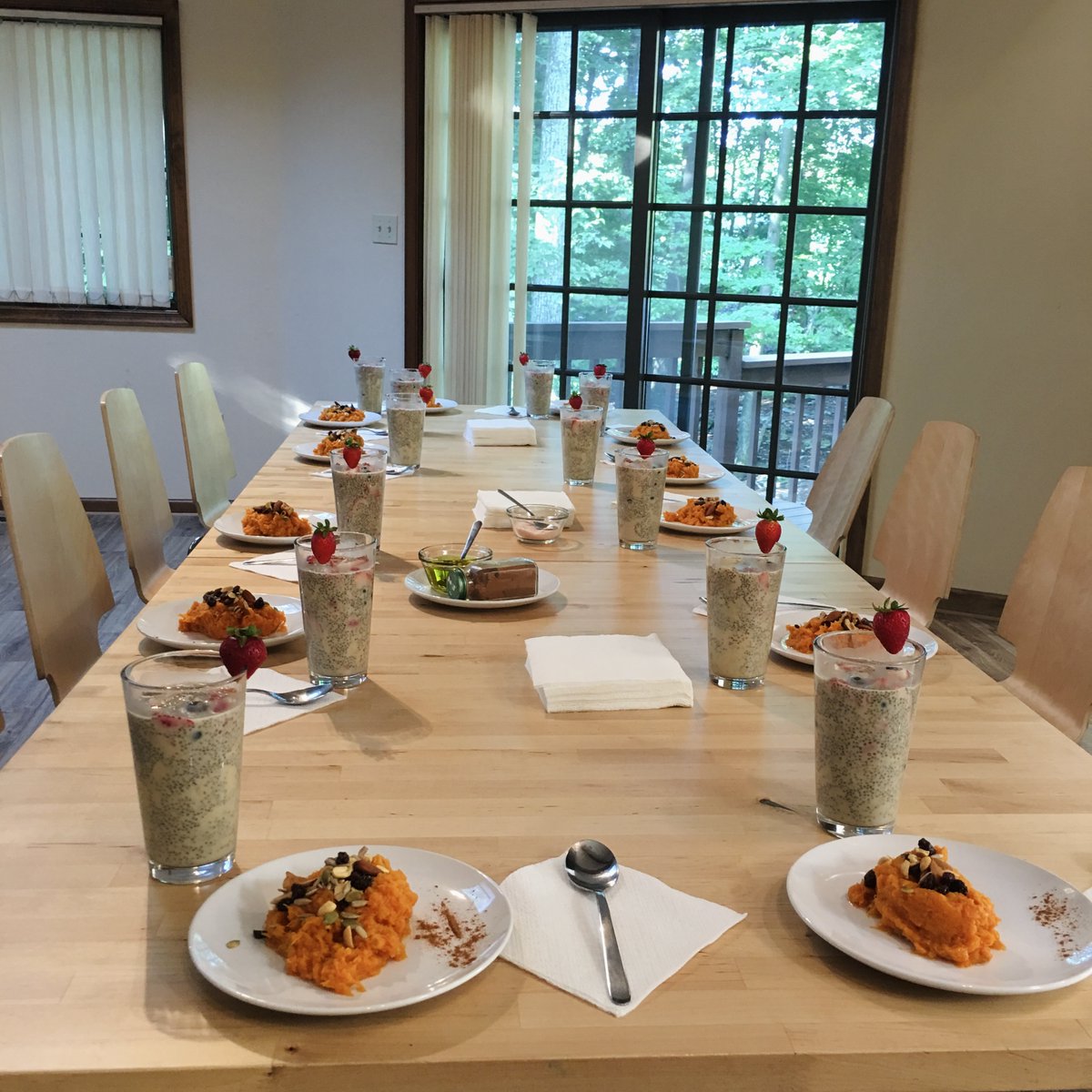 FOLHC's tweet image. We are excited to announce that we will host our most popular Detox Retreat 💚 in spring 2021 🎉 For registration please email on support@familyoflight.center 📩 #detox #bodydetox #minddetox #souldetox #retreat #detoxretreat #poconos #newyork #newtyorkretreat #spiritual #wellness