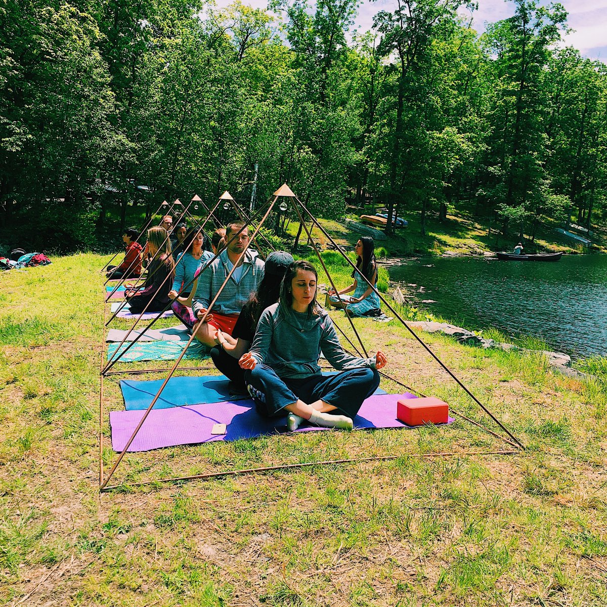 FOLHC's tweet image. We are excited to announce that we will host our most popular Detox Retreat 💚 in spring 2021 🎉 For registration please email on support@familyoflight.center 📩 #detox #bodydetox #minddetox #souldetox #retreat #detoxretreat #poconos #newyork #newtyorkretreat #spiritual #wellness