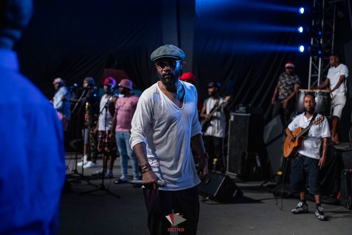 Dylan_Akame's tweet photo. Fally Ipupa a voyagé avec son orchestre.
Plus de 30 musiciens et danseurs qui vont l'accompagner sur la scène du Direct Prod SHOWS ce Samedi au Palais des Sports de Yaoundé 🔥
Le feu 🔥 ce soir à Canal Olympia
#directprodshows #fallyaucameroun #CanalOlympia https://t.co/kKGDqv6E9S