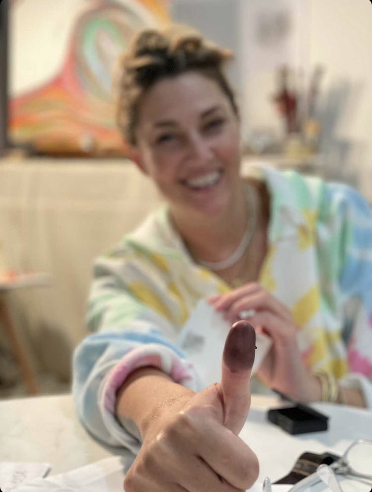 ElaineRartist's tweet photo. Thank you #SuzanneScott  
https://t.co/7yO3pGdHEH
https://t.co/Vu9tY5wCQ5 for adding your #fingerprint to SPOTtimespotTIME #artaunifyinglanguagepanel the #conservationmeanslife collective emerging installation. #allife #transcendingdifference https://t.co/Zjleqrl8oD