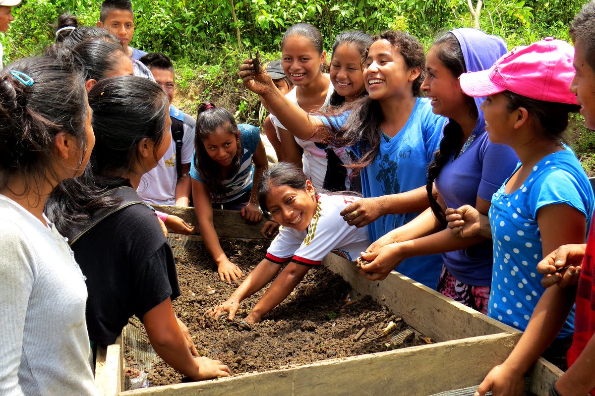 The conservation of Earth's biodiversity owes so much to women.We pledge to continue supporting and funding a diverse, interdisciplinary and intersectional future for the next generation of  #WomenInScience.(A thread...)
