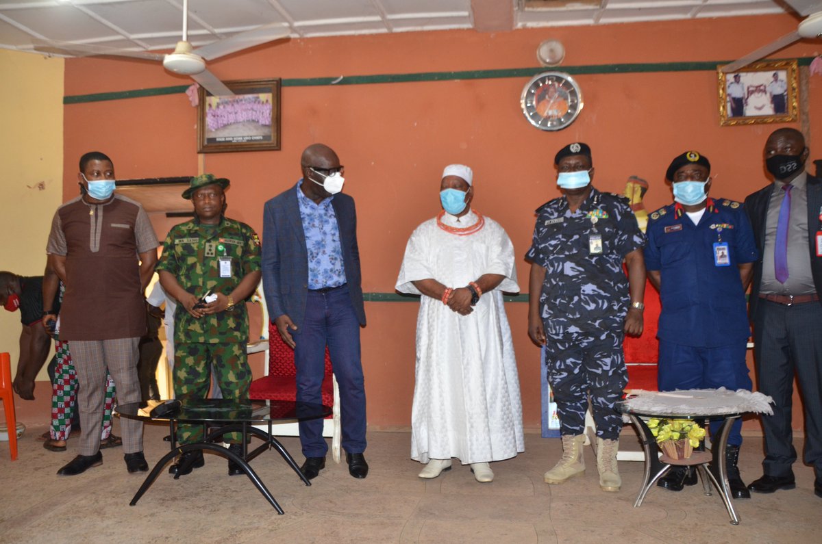 NpfEdo's tweet photo. The Executive Governor of Edo State Mr. Godwin Obaseki and other Heads of Security Agencies in Edo State on a fact-finding to Ugo Community in Orhionmwon Local Government Area of Edo State on 09/02/2021 https://t.co/tNflfB3rX8