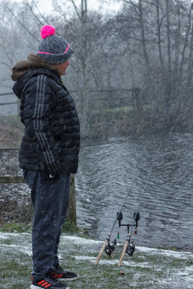 We've had some lovely snow carp shots sent in over the last few days.  Andy Maker who banked a 24lb mirror and Corey Daneshi aged 9 who loved standing in the snow catching lovely carp on the Cell. Have you had a snow carp over the last few days lets see them! ⬇️⬇️⬇️