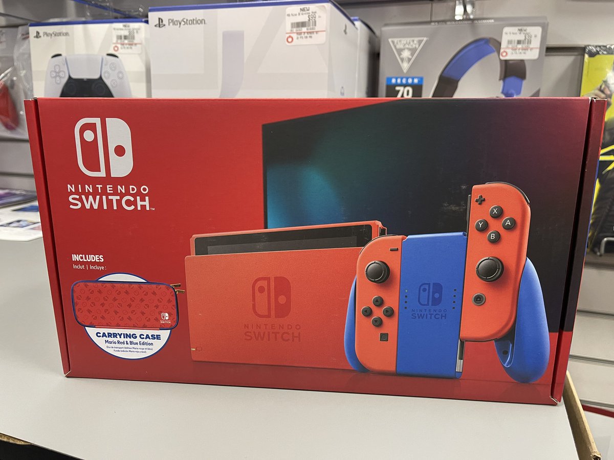 Gaming_Dad3's tweet photo. Who Picking one up #RedSwitch https://t.co/M6JUV73IjJ