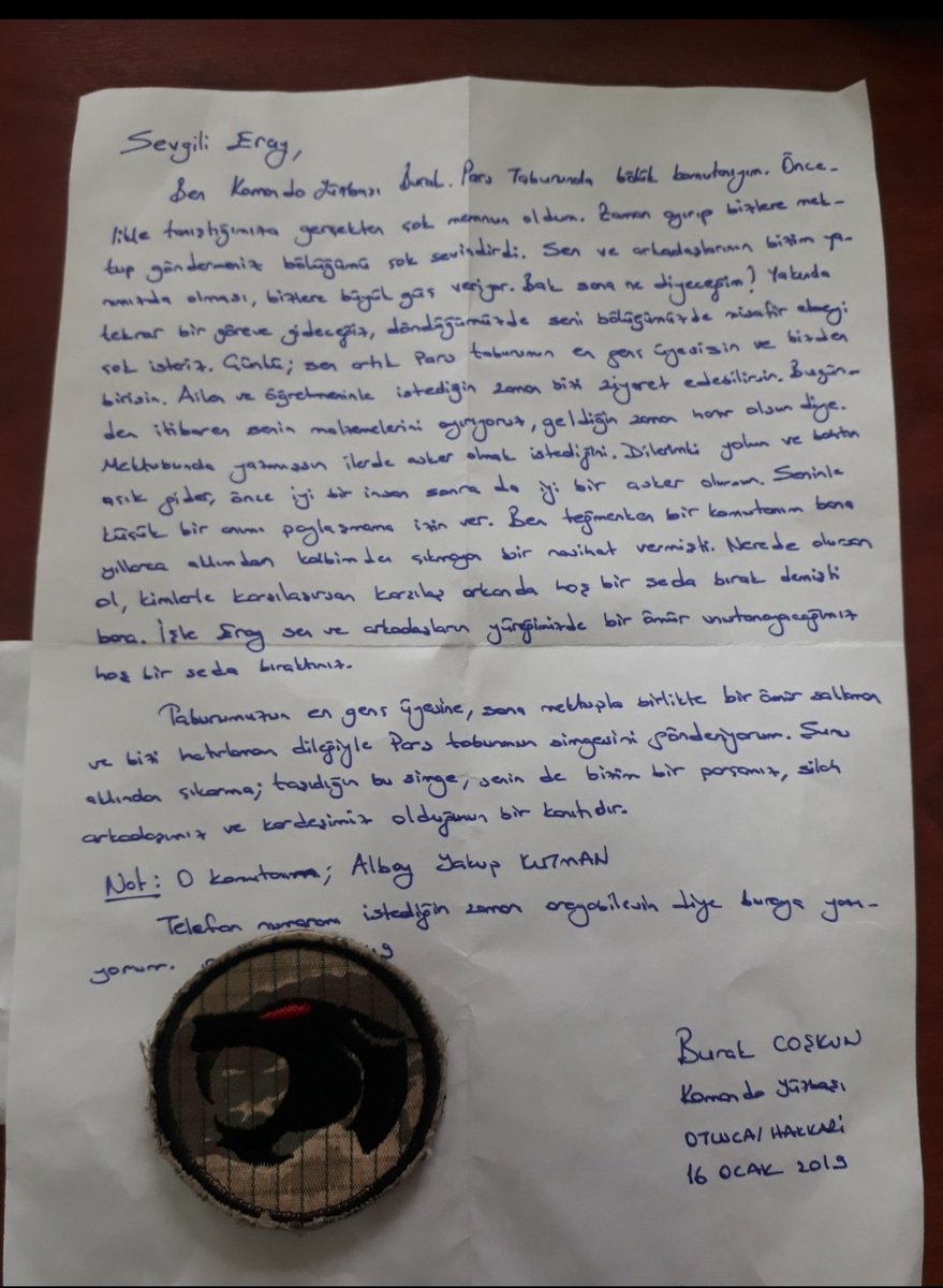 2019'da Gaziantep 24Kasım İlkokulunda öğrencilerimle Hakkari Dağ Komando Tugayına mektuplar gönderdik. Bölük komutanı Burak yüzbaşı öğrencim Eray'a cevaben bir mektup yazmıştı. Yzb. Burak Coşkun mektupta yazdığı gibi GÖNLÜMÜZDE HOŞ BIR SADÂ BIRAKTI ve ŞEHİT OLDU.🇹🇷
#BurakCoşkun