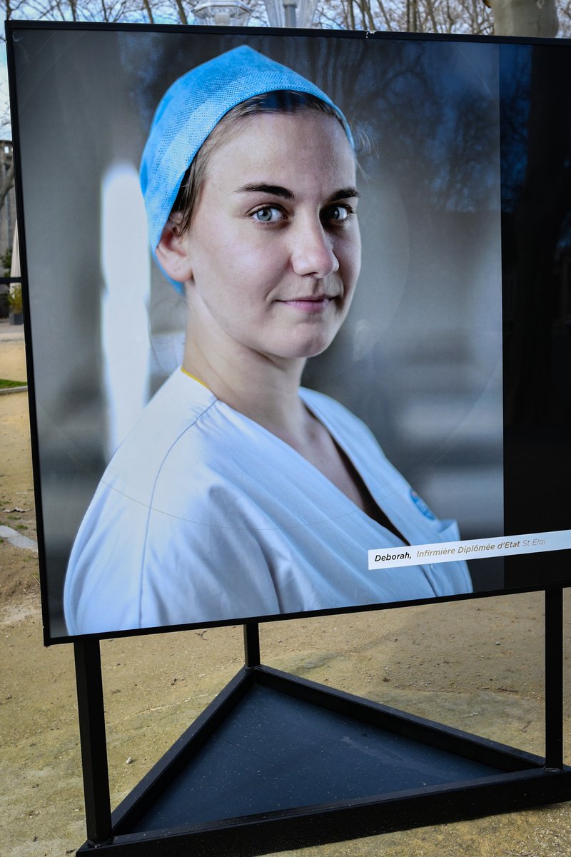 CGesbert's tweet photo. #derrierelesmasques : magnifique et poignant hommage de la Ville de #Montpellier à ses #soignants #COVID19. #Merci @MDelafosse pour cette expo à ciel ouvert, dans l’Ecusson et sur l’Esplanade, jusqu'au 22/03. #Bravo Cédric Matet pour ces superbes clichés. 👏#merci aux soignants https://t.co/h1ia3vFQH5