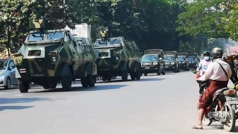 ToHu26845883's tweet photo. @YourAnonCentral Russia is supporting Myanmar military to kill their own citizens
#SaveMyanmar
#RussiasupportsMinAungHlaing
#RussiasupportsMilitaryCoup
#Feb11Coup
#WhatsHappeningInMyanmar https://t.co/13HEF1RWHG