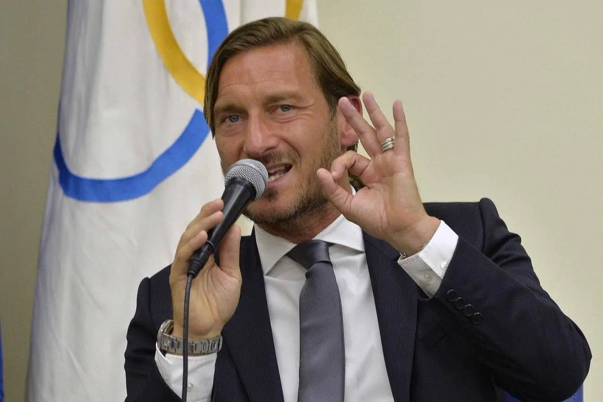 romanewseu's tweet photo. #Totti denunciato dall'#AIACS: opererebbe come procuratore, ma senza esserlo
#ASRoma #Romanewseu 

https://t.co/CJcoXbcquc https://t.co/kTGsp65rxS