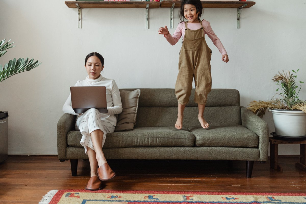 DoraChetan's tweet photo. New article on my blog about #productivity in times of #workingfromhome. Did the initial spike in productivity keep in the long run? What are the consequences employees feel? And how does the future look like?

https://t.co/g6UddoeZx8 https://t.co/b4Pts5ydUM