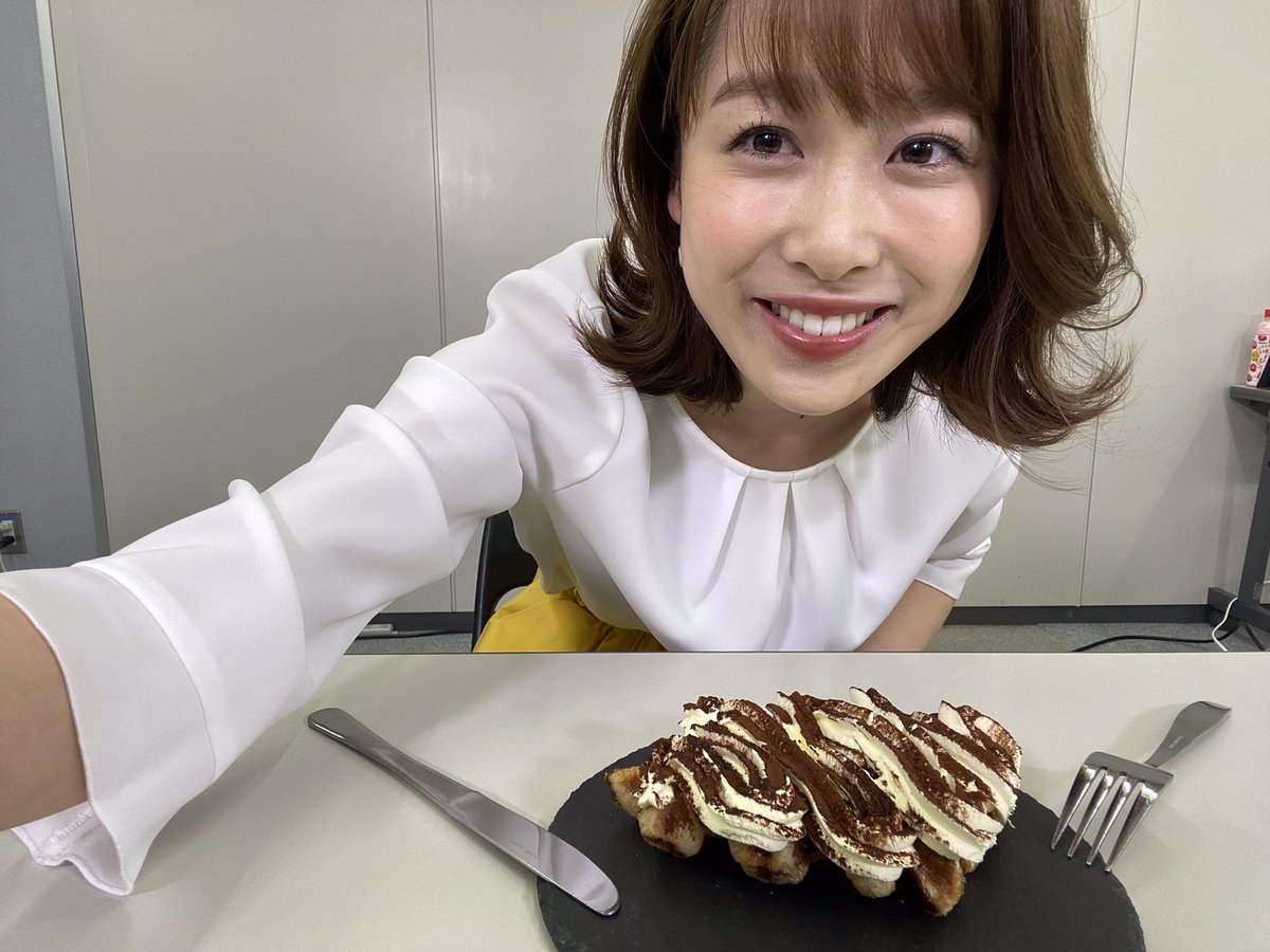 nst_tbs6's tweet photo. 今日の18:20頃からのNスタでは、Z世代が注目するグルメをご紹介します😊✨

ぜひチェックしてください✔️

公式インスタグラムも毎日更新✨
#Nスタ　#TBS #TBSアナウンサー　#井上貴博　#ホラン千秋　#良原安美　#Z世代注目 https://t.co/Zkst5Is542