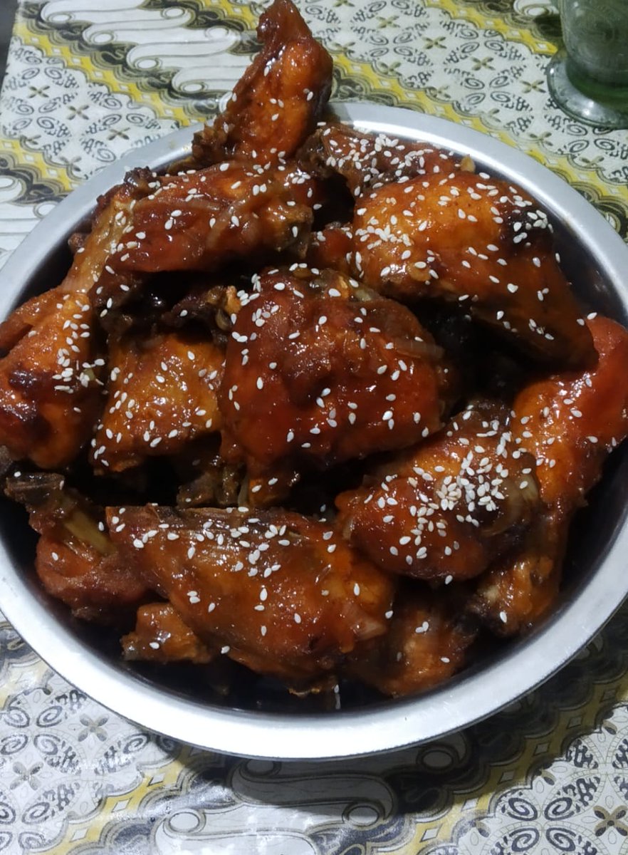 JansenTarigan4's tweet photo. Ayam goreng saos inggris, mantul gaes.
Yg mau order bs DM (khusus Sby). https://t.co/PmB21n38Sk