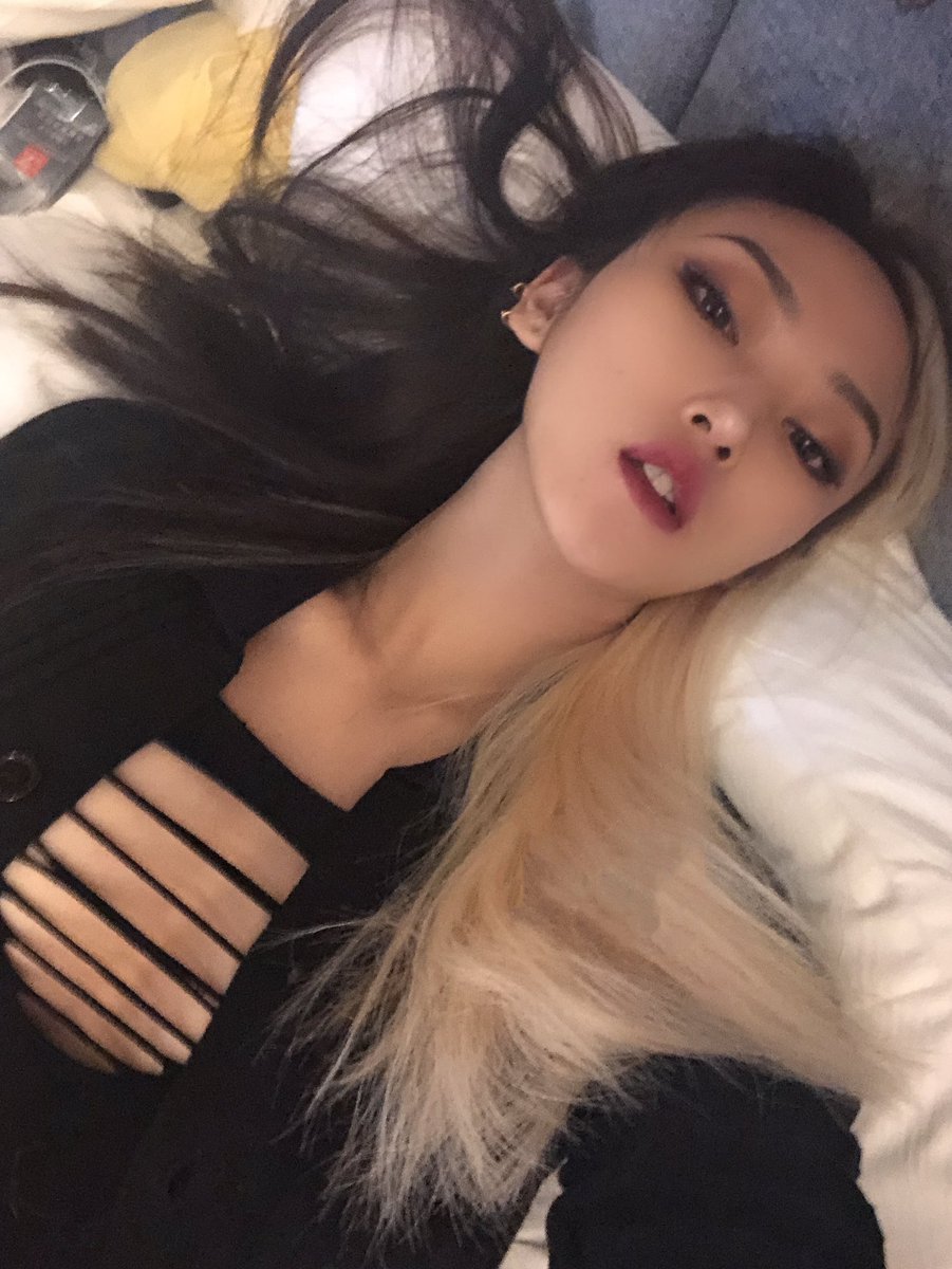 dnfpua's tweet photo. 成都赫本DJ小姐姐，被流传，骚的很，舞池露出，跟客人睡觉，男友知道后一气之下发出所有两人之间的性爱记录，照片235张，视频12段，会喷潮，每次都喷 https://t.co/QOOVyy2mOe