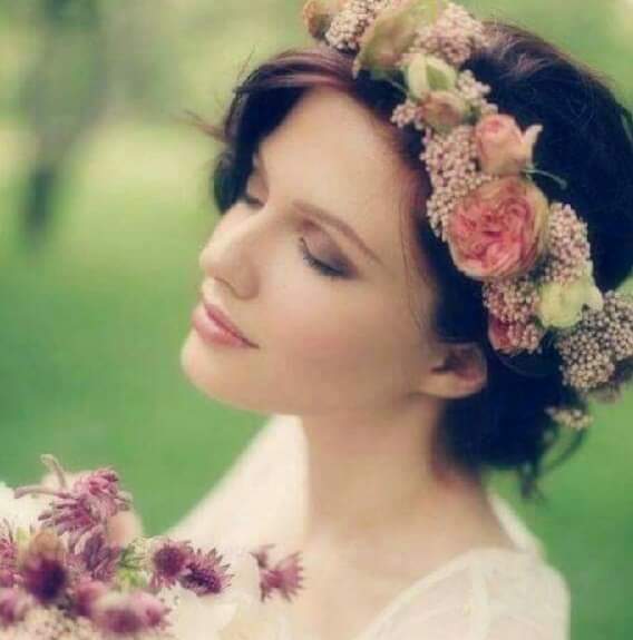 #lePersone 
Vivono serenamente e talvolta sono felici ( Le persone) che hanno il dono di trasformare il quasi nulla,in quasi tutti,quelle che attraversano con gioia e leggerezza,senza appesantire la vita di nessuno,che sanno capire il valore di un gesto,un emozione( A D)