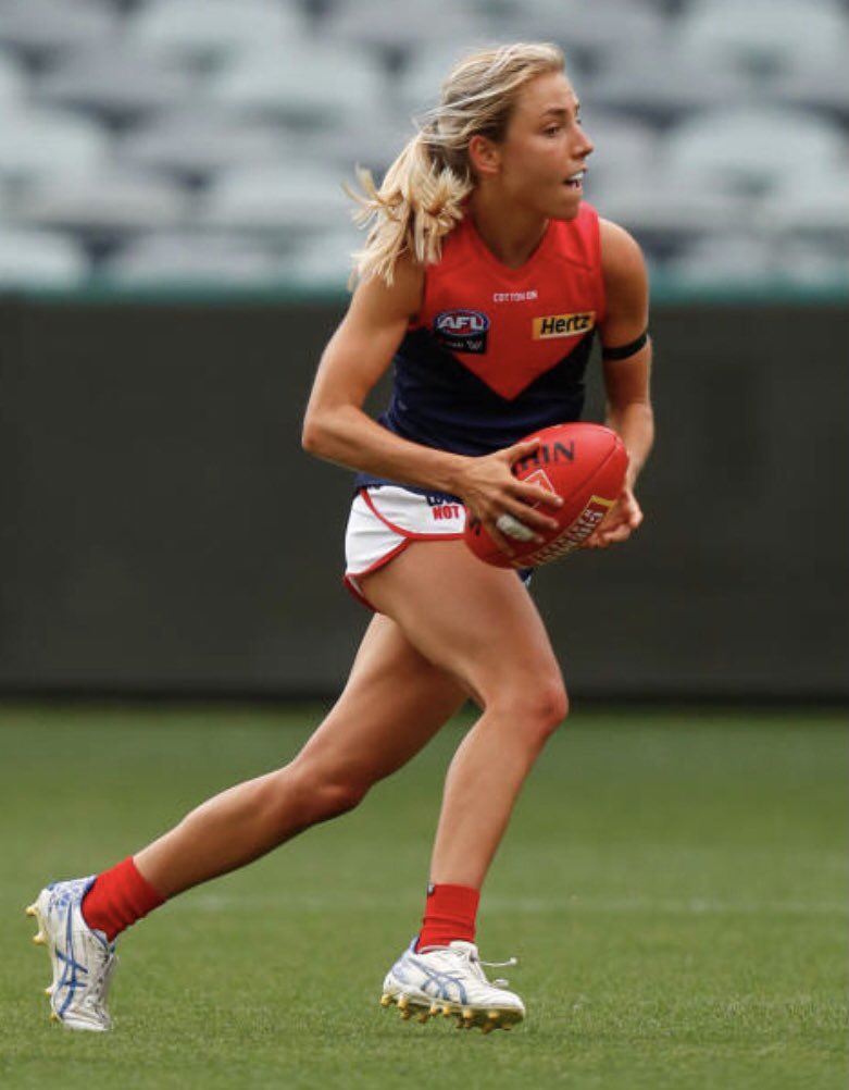 DeeArmy's tweet photo. And here’s our girl!
The Demon Army is sponsoring our new #22 Eliza McNamara.
We haven’t met her yet but we already like her onfield action.
2 wins from 2 games!
#gomacca https://t.co/j5t3d7pEBG