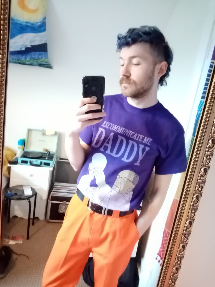 fuckyeats's tweet image. Inside you are two wolves. One hates the church, and one hates the state.