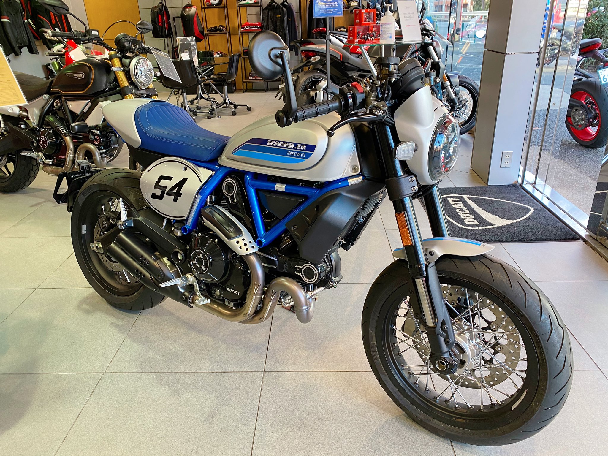 DUCATI スクランブラーSixty2 値下げ タイヤ前後交換済み