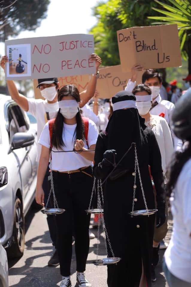 KTH_Myanmarbase's tweet photo. We need Democracy 
We will fight until the last minute.🤚

#WhatIsHappeningInMyanmar
#Feb11Coup https://t.co/IPmeXk7UME