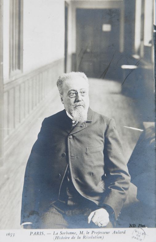 L’objectif des fondateurs est de concurrencer "La Révolution française", la revue de la Société de l’histoire de la RF créée en 1881, alors présidée par Alphonse Aulard, titulaire de la chaire d’histoire de la RF à la Sorbonne, avec lequel Mathiez s’est fâché. 5/16