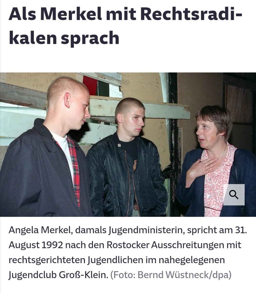 Never forget!!! Anstatt den opfern von Lichtenhagen Schutz zu gewähren, wurde Skinheads Geld versprochen!
Der NSU wurde seit diesem Tag durch <a href="/Merkel/">Angela Merkel</a> s Hand finanziert!!