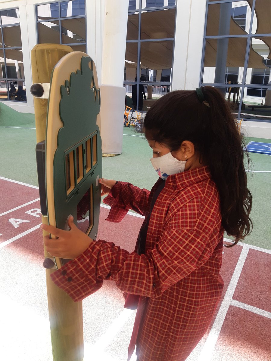 VallarieAjish's tweet image. Daksha and Naznin are playing the event-o-matic-inator game as part of the their #codinglesson #Outdoorplay @gemsnms_alkhail @MichelleVerghe1 @Susanna_Porob @NMSKindergarten