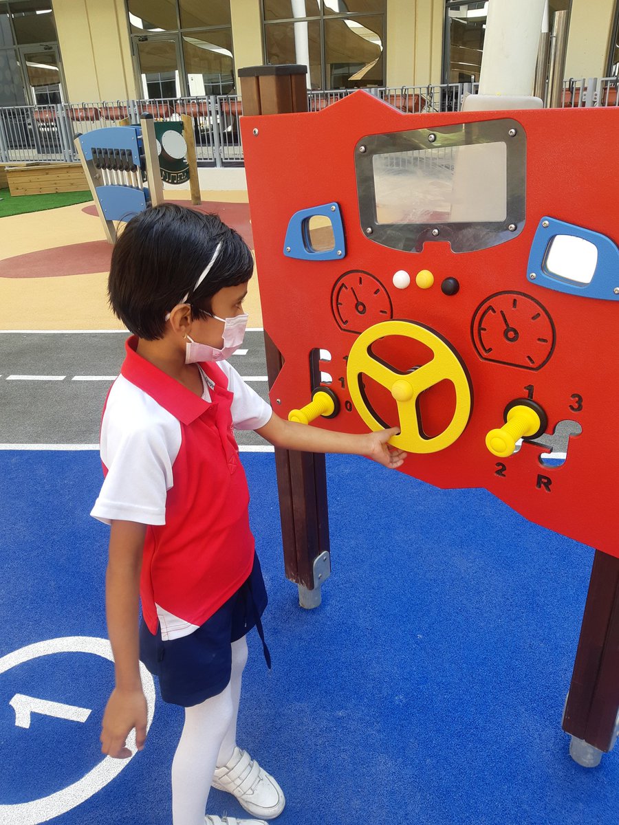VallarieAjish's tweet image. Daksha and Naznin are playing the event-o-matic-inator game as part of the their #codinglesson #Outdoorplay @gemsnms_alkhail @MichelleVerghe1 @Susanna_Porob @NMSKindergarten
