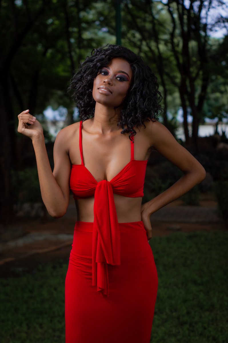 Thempirebw's tweet photo. 🌹Roses are red , Empire models are Hot 🌹

Empire Model : @nthabisengmell 
Photographer :@medo_photographer
Make up :@tashabratzlips 

For bookings contact us on +267 74869793 / 71969632 / 72139307 
Email: Empiretwentynine@hotmail.com 
#EmpireModel #Empireseason #modeling. https://t.co/X9cJCAB9j9