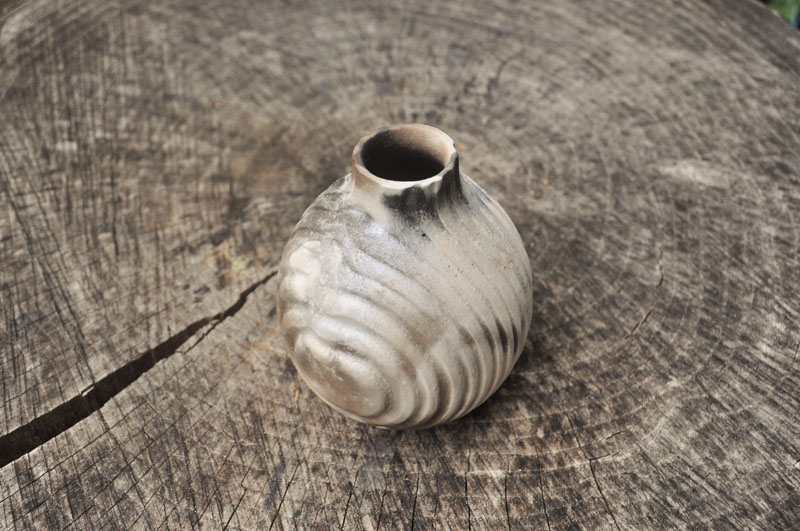 artspringallery's tweet photo. HAVE A LOOK IN OUR GALLERY WINDOW 
#tonbridge 
We have some great ideas for presents for your loved one, order on-line - you can collect by arrangement

Here is the link to the gifts:- 
https://t.co/t9eswFAA0K
#ceramics #glassware #prints #painting #art https://t.co/M8djvXi7O2