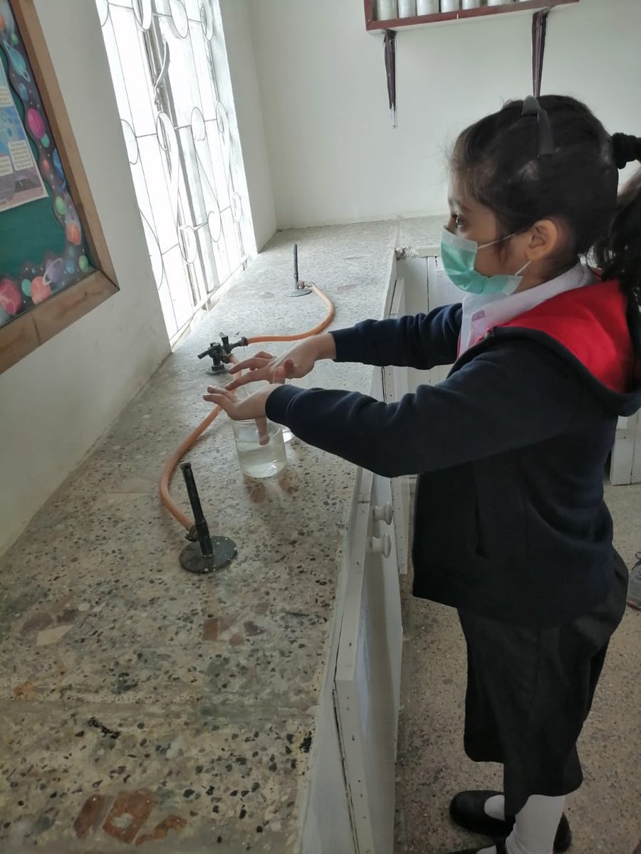 WeareMCHSchool's tweet image. Science laboratory day of Grade 3. 📖🧫🧪⚗️🧲🧬🔬

#sciencelaboratory #grade3 #fingerprints #teacher #education #learning #school #cambridge #motivation #students #study #covid #student #children #pakistan #teachers #knowledge #kids #teaching #inspiration