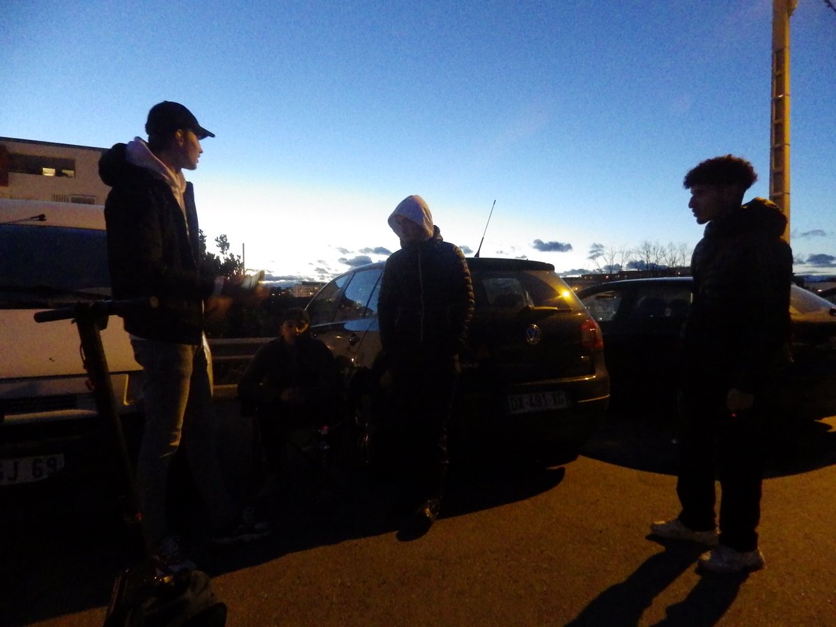 TomWattier1's tweet photo. Rencontre avec 3 membres du groupe de rap @Skwang dans le quartier de Port Marianne, à Montpellier. Leur rencontre, leur style, leur première partie d'@OBOYofficiel au @LeRockstore, etc. https://t.co/hevWAEplXE