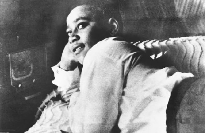 On August 28, 1955, while visiting family in Money, Mississippi, a 14-year-old Emmett Till, an African American from Chicago, was brutally mvrdered for allegedly flirting with a white woman four days earlier....A THREAD..