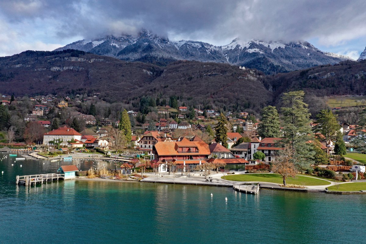 Nous sommes ouverts 🗝✨

Offre gastronomique en chambre, soins au Spa et plats à emporter disponibles !

Nous sommes débordants d’énergie, de joie à la simple idée de vous retrouver 🙏

👉 Infos et réservations : perebise.com

#AubergeduPereBise #NousSommesOuverts