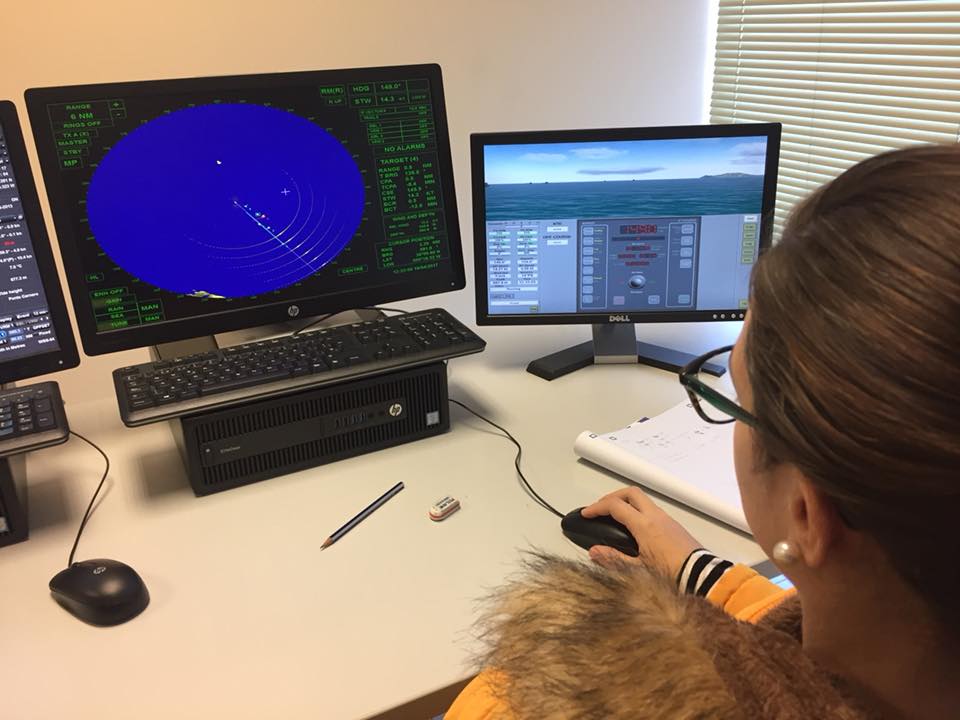 ArxiuUPC's tweet photo. Avui #11F #DiaDonaiNenaCiència, la foto més recent de la setmana: una estudiant fent pràctiques al laboratori de simulació d'ECDIS @FNB_UPC (2018). Perquè cada cop siguin més!
#AquíSTEAM @la_UPC @bibliotecnica #MemoriaDigitalUPC #documentdeldia
https://t.co/3W9hzMfd6Y https://t.co/ETmyie3xhs