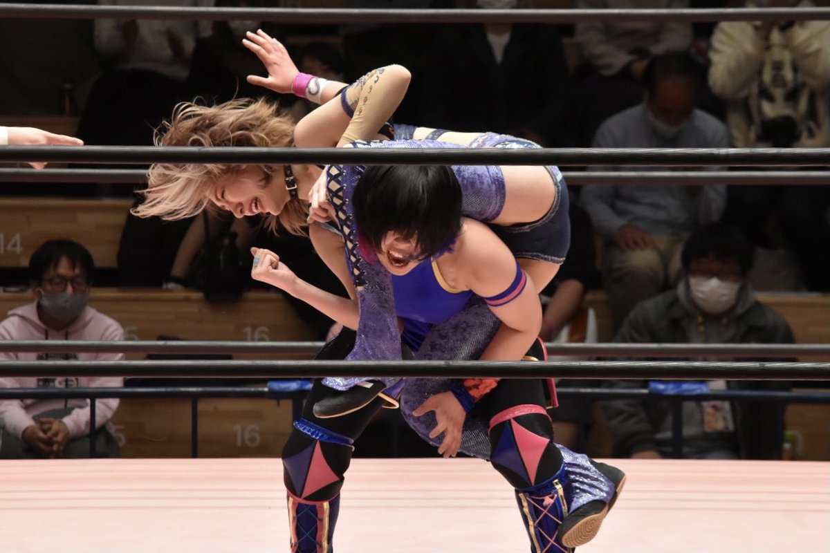 ｼﾞｪｰﾑｽﾞextremeparty در توییتر かみーゆラリアットかわすと卍固め Tjpw