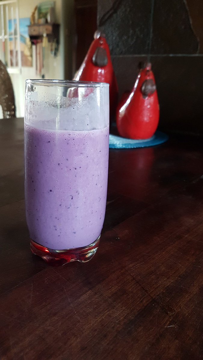 KloppersErica's tweet photo. @valand_rakesh Starting my day right...blueberry..strawberry &amp; mulberry smoothie♡ https://t.co/yfZWNNx7ly