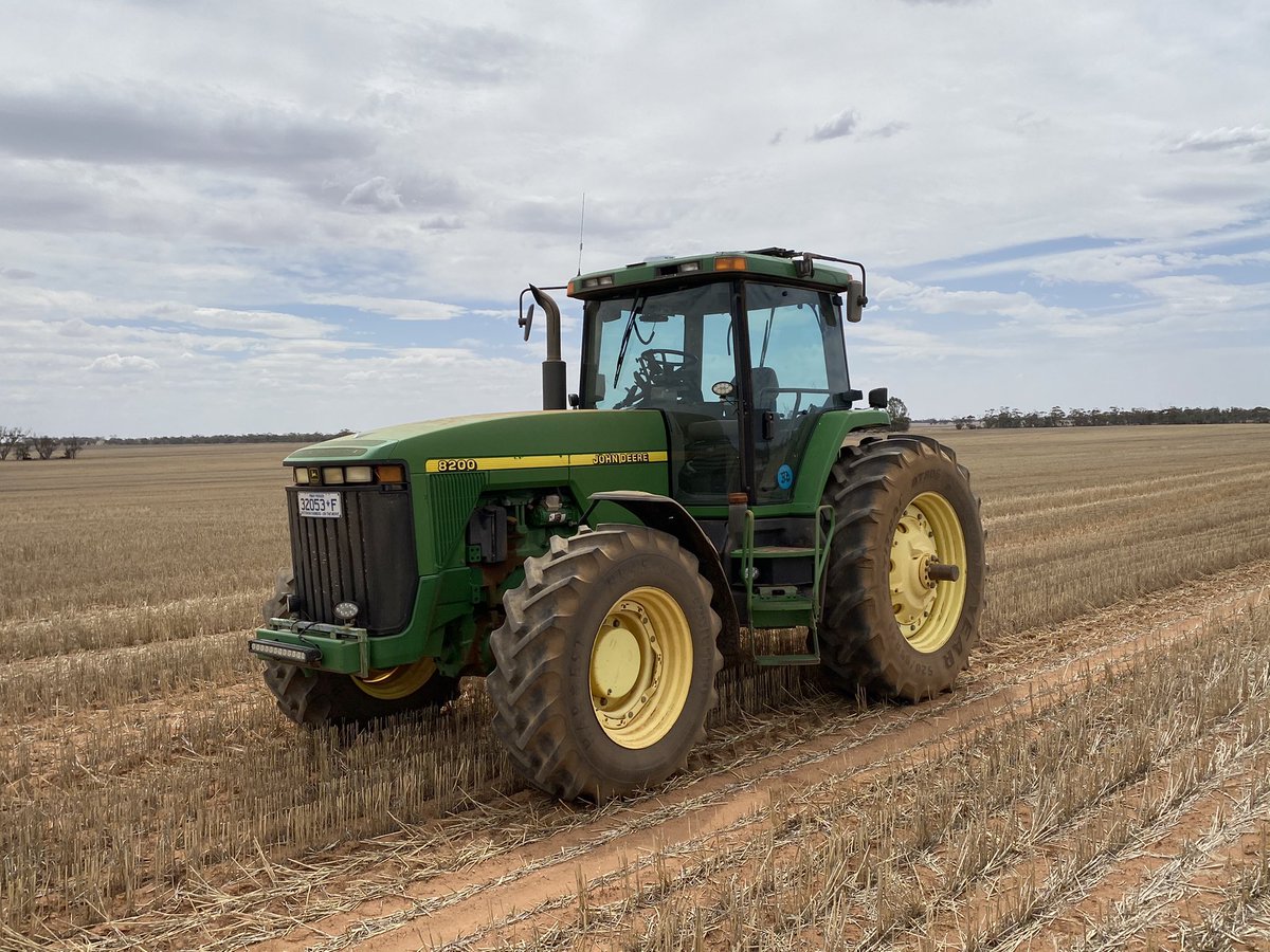 tonk_elec's tweet photo. New @AgLeaderTech #SteerCommandZ2 continues to impress with simple setup & steering performance, installed on JD8200 using hydraulic valve installed over 10yrs ago, running RTK accuracy via Wifi Modem to display
@agleaderAP https://t.co/QBwrA49vuZ