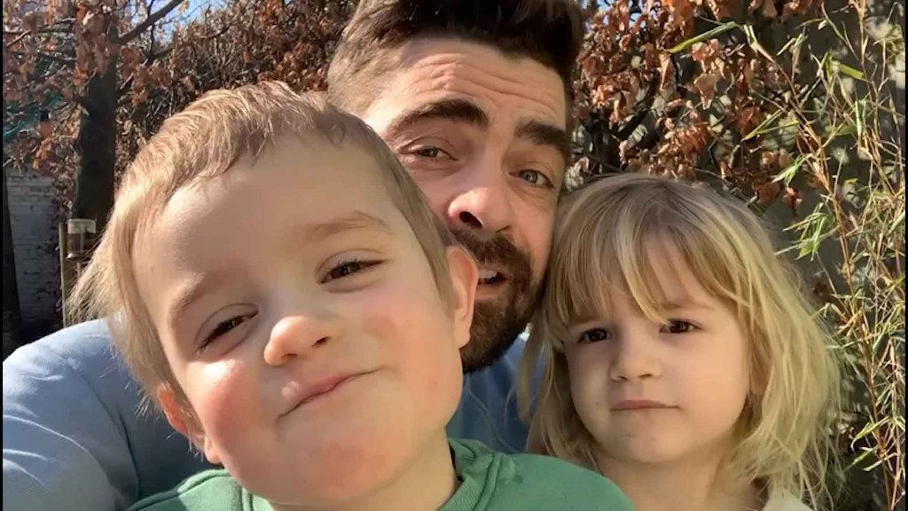 Bij Play zijn de Bekende Vlamingen niet zomaar gladde lokvogels van een programma: het zijn ambassadeurs van hun eigen talent. Lees het artikel in <a href="/tijd/">De Tijd</a> - bit.ly/3cY3RuF