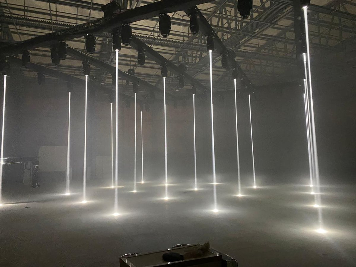 Dimatec_Light's tweet image. 50 Sharpy Plus de @ClayPakyNews offrent des effets d&apos;éclairage époustouflants pour la publicité de la TD Bank à Mexico ! 🤩
 
LD : Delher López 

#claypaky #sharpyplus #TDBank #mexico #light #lighting #lightingdesign #lightingdesigner