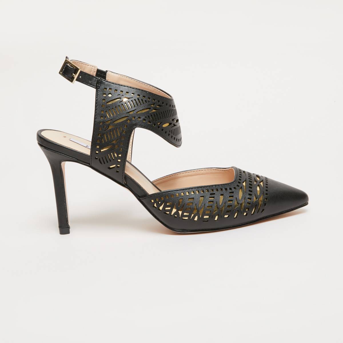 Chikaccessories's tweet photo. Laser cut Detail Ankle Sandal

Brand: Elle
Color: Black &amp; Gold
Size: Rare 37!!!
Heel height: 3"

Price : #6000

Please send DM or click on link in bio to order via WhatsApp https://t.co/buCTfiSi8F