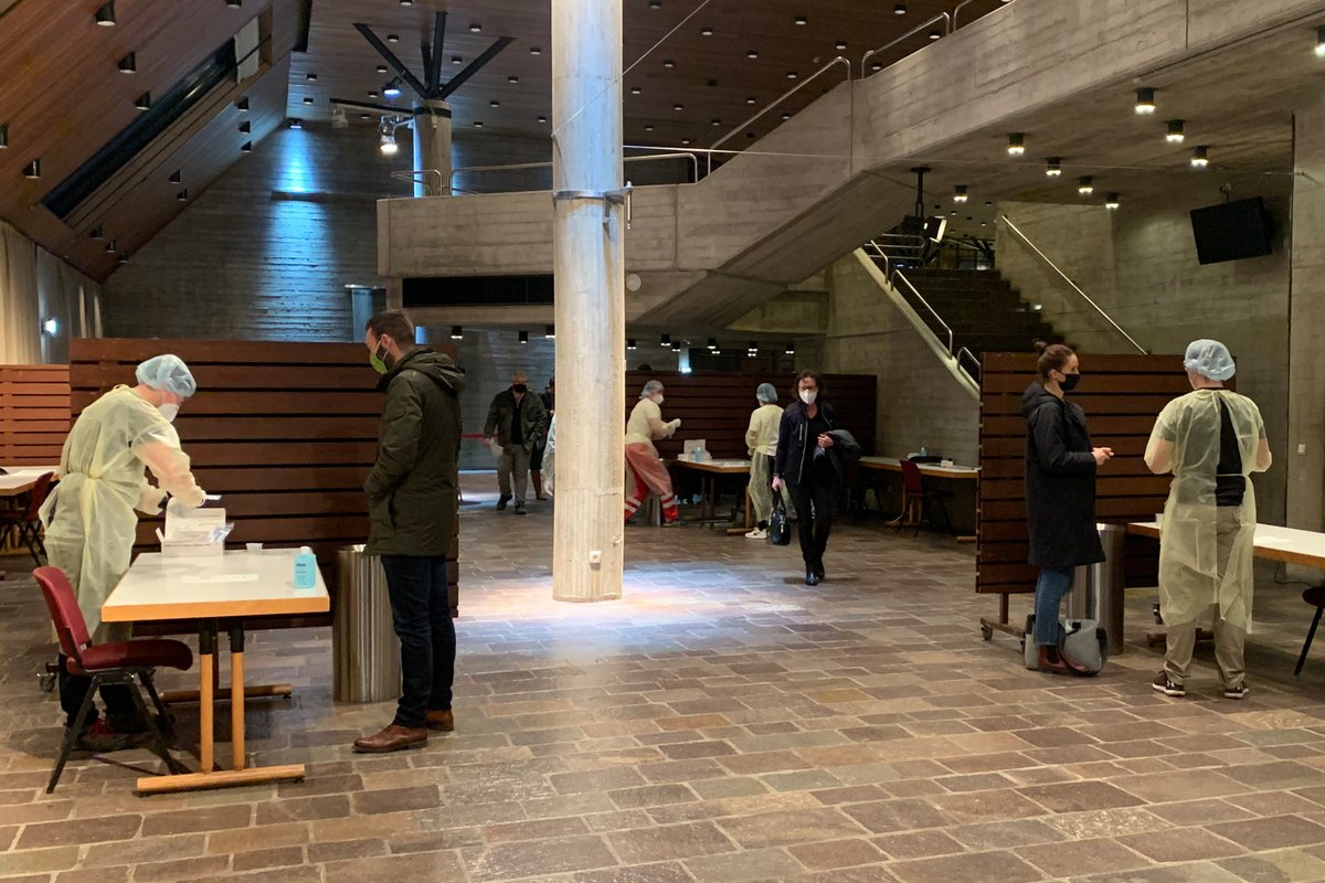 StadtDornbirn's tweet photo. #Dornbirn hat heute eine zusätzliche #Teststraße im #Kulturhaus eröffnet: Vorerst jeden Montag und Donnerstag von 16:00 bis 20:00 Uhr. Informationen dazu gibt es hier: https://t.co/ZSJQR1qEqn
#dornbirn #testen #sicherindormbirn https://t.co/eKPcodpl0C