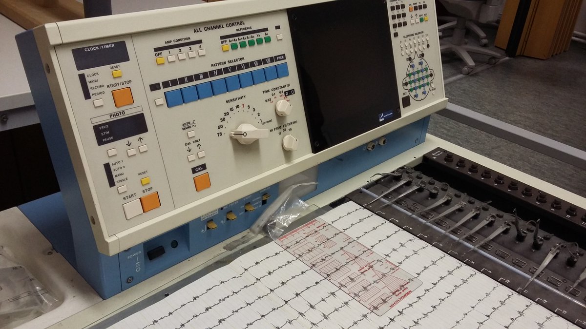 NeuroBarbara's tweet photo. #ThrowbackThursday That is how we measured EEG 30 years ago using paper and microvolt templates! See a subject recording from 1992! Found this old machine in our lab. Exciting to see how our technical possibilities developed since then! @AcademicEEG @TheRealSPR https://t.co/i66PNByRbp