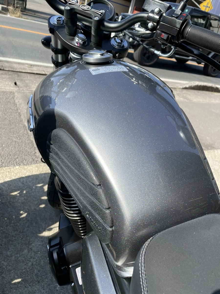 chronicle521's tweet photo. レジェンド250twin II
太陽に当てるとラメがキレイ
週末からは販売前、先行試乗できます♪
#gpx #gpx千葉 #バイク #ジェントルマン #150GR #レジェンド150s #レジェンド250twin #popz125 #gr200r https://t.co/3sfErZ19PZ