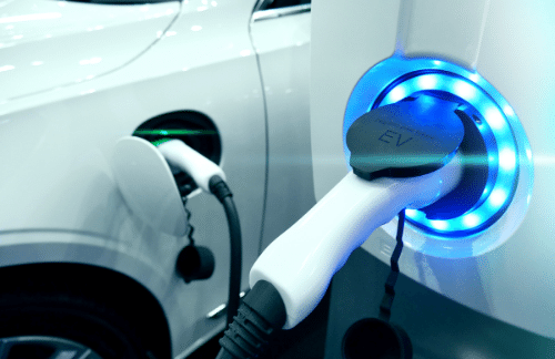 PrivCo's tweet photo. Electric vehicles demand runs high and the competitor list is growing, especially those reigning from China. Meanwhile US-based startups are almost all mulling SPACs. #thedailystack - https://t.co/IoJDRfwiqP https://t.co/36LeGFXsFN