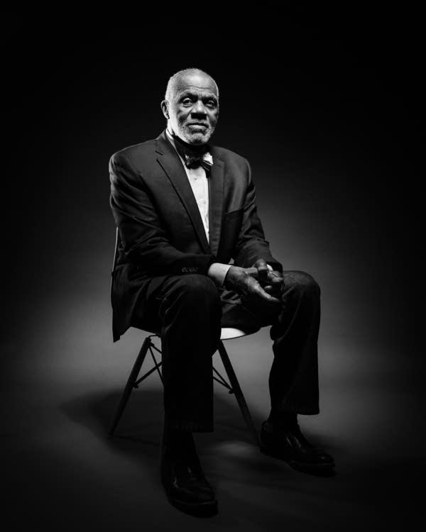 MPR's tweet photo. As part of Black History Month, the #MPRArchive is featuring the Alan Page collection. Explore stories about his experiences as a professional athlete, juror, and philanthropist.
Photo by @efrostee | @MPRnews
https://t.co/tpwVUtSEU3 https://t.co/pahFE8N6Q0
