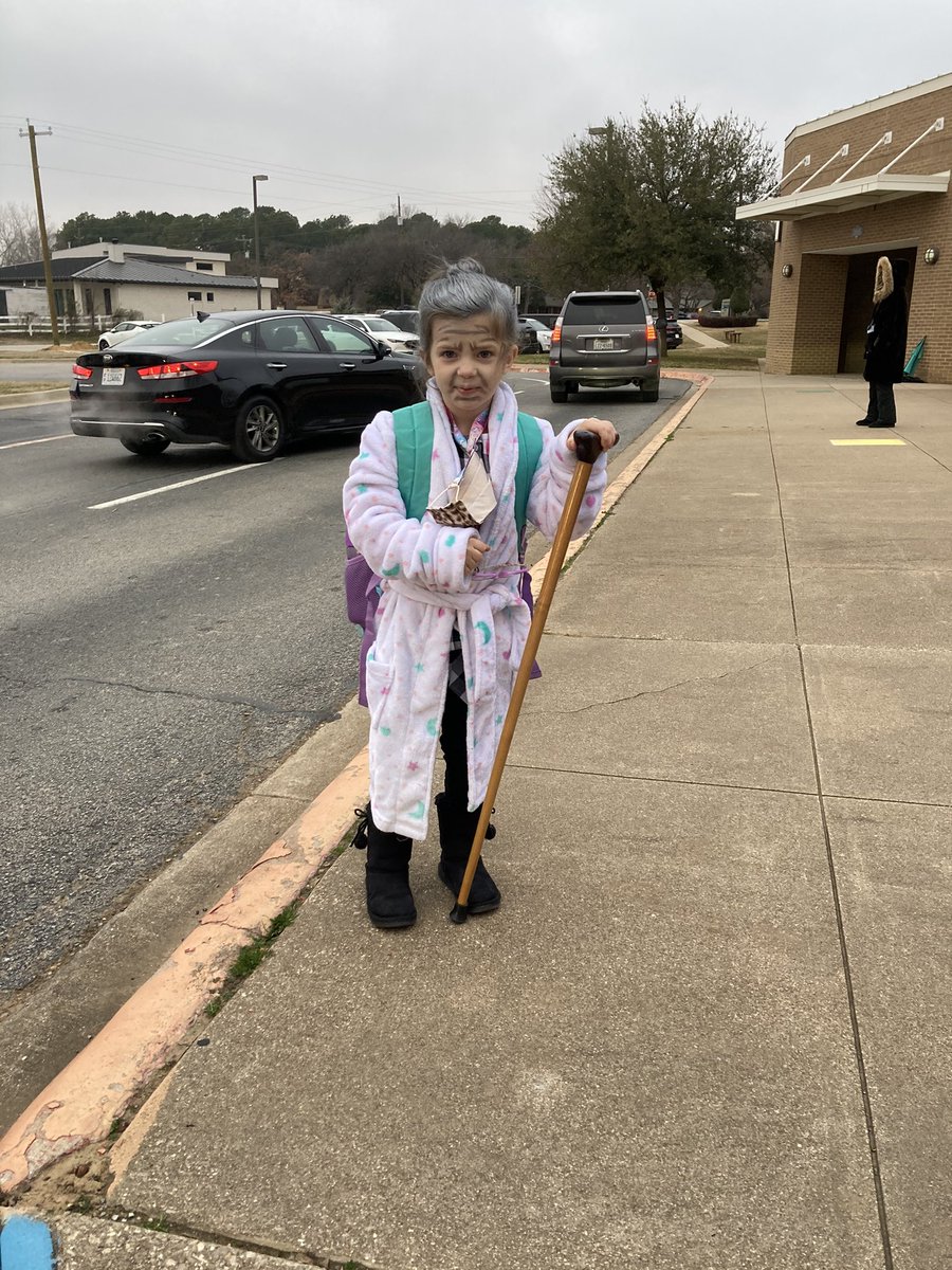 We are a 100 days smarter and wiser!!! #celebratekisd <a href="/FESfalcons/">Florence Elementary</a>