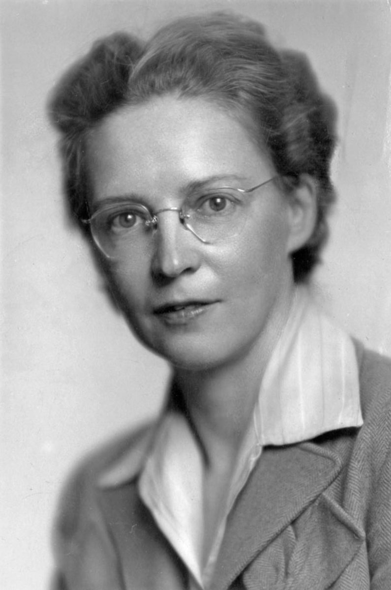 On International Day of Women and Girls in Science, we celebrate the many achievements of past and present #WomenInSTEM, like Elsie MacGill. A trailblazer in 🇨🇦 aviation, she was the world’s first female aeronautical engineer and 🇨🇦’s first female practicing engineer.