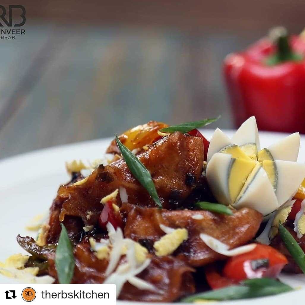 ranveerbrar's tweet photo. Egg chilli for midweek mood!"
Read more - https://t.co/PMjAI9oFqW

#Repost @therbskitchen 

#easyrecipes #quickrecipes #boiledeggs #eggchilli #boiledeggchill #tastyrecipes #boiledeggrecipes #eggrecipes #ranveerbrar https://t.co/MqLqowY15f